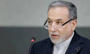 Read more about the article عراقتشي يدعو أفغانستان وباكستان إلى حل الخلاف عبر الحوار: إيران مستعدة للمساعدة