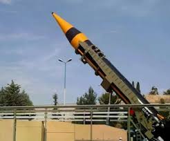 Read more about the article إيران تعرض صاروخ “خرمشهر-4” فرط الصوتي خلال كشفها عن مدينة صاروخية.. ما مواصفاته؟