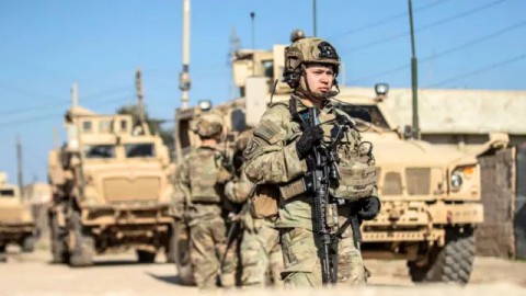 Read more about the article الحرس الثوري الإيراني يعلن مقتل 40 جنديا أمريكيا وإصابة 70 بهجوم على مدينة دبي ويقصف قاعدة عسكرية جوية في البحرين.. حصيلة شهداء العدوان على إيران ترتفع لـ 787