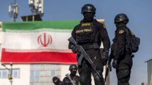 Read more about the article قائد الشرطة الإيرانية يوجه تحذيرًا صارمًا للمتظاهرين: سيتم التعامل معكم “كأعداء” وجميع قواتنا يدها على الزناد