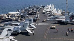 Read more about the article استهداف وحريق.. ماذا يحدث لحاملات الطائرات الأميركية في المنطقة؟