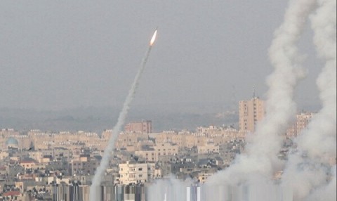 إيران تعلن استهداف قيادة المنطقة الجنوبية ومستودعات صواريخ رافائيل في فلسطين المحتلة وجماعات مناهضة لطهران بأربيل العراقي.. وسقوط شظايا صاروخية قرب الكنيست ومكتب نتنياهو بالقدس