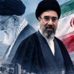 (نيويورك تايمز): انتخابٌ دراماتيكيٌّ.. “خامنئي أوصى بعدم اختيار نجله مرشدًا لأنّ الملكيّة انتهت”.. “المتشددون روّجوا لترشيح مجتبى كي ينتقم من واشنطن والكيان ويُواصِل العداء لهما”… “القائد الجديد والسابق للحرس الثوريّ دعما مجتبى”