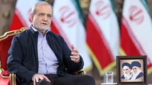 Read more about the article “أنتم إخوتنا ولسنا في صدد أي نزاع معكم”.. الرئيس الإيراني: لا نريد نزاعا مع دول الجوار والمستفيد من خلافاتنا الكيان