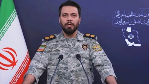 You are currently viewing مسؤول إيراني: الجنود الأمريكيون سيصبحون طعاما لأسماك القرش في الخليج إذا نفذ ترامب تهديداته بشن هجوم بري والرئيس الأمريكي بأنه “غير متزن وكاذب”