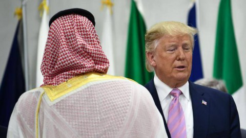 You are currently viewing هل تتحمل الدول العربية تكلفة الحرب الأمريكية على إيران؟.. إجابة غامضة من الناطق باسم البيت الأبيض على السؤال الصعب