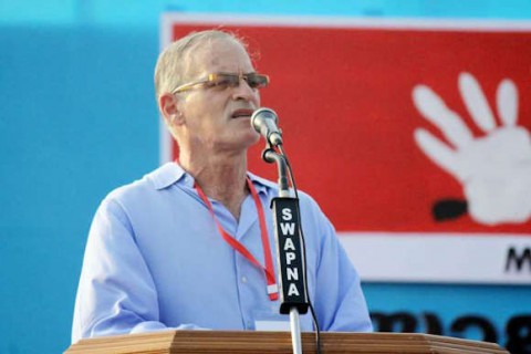 You are currently viewing البروفيسور الأمريكيّ اليهوديّ فينكيلشتاين يفضح: لماذا لا تنزعون النوويّ للكيان؟ عدوان إيران ليس نزهةً عسكريّةً بلْ مقامرةً ستُشعل المنطقة بأكملها.. واشنطن تُدير سياسة هيمنةٍ وإيران الهدف بهذه الاستراتيجيّة.. التورّط الأمريكيّ سببه الكيان