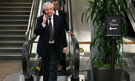 Read more about the article الجمهوريون في مجلس الشيوخ يسقطون قرارًا لوقف الضربات الأمريكية على إيران رغم التحفظات