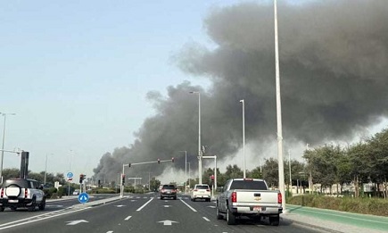 You are currently viewing الإمارات تعلن مقتل شخص واندلاع حريق بمنشأة بترولية بعد سقوط صاروخ ومسيّرة في أبوظبي والفجيرة