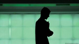 Read more about the article لماذا يكرر البشر نفس أخطائهم؟