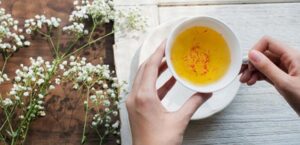 Read more about the article اكتشفوا قوة شاي الزعفران: من مشروب دافئ إلى دعم المزاج