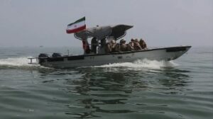 Read more about the article أبعد من مضيق هرمز.. زوارق إيران المسيّرة تضع واشنطن أمام حرب استنزاف مكلفة