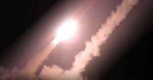 You are currently viewing “إحياءً لذكرى شهداء طريق القدس”.. إيران تطلق الموجه 44 وتحذر الجنود الأميركيين