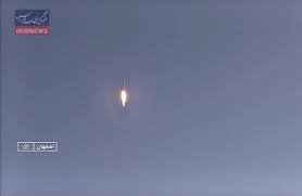 Read more about the article إيران تطلق الموجة الـ 12 من “الوعد الصادق 4”: استهداف قواعد أميركية في الخليج ومضيق هرمز