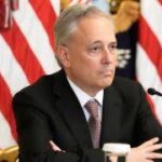 مستشار لترمب يطالب بإيجاد مخرج من الحرب على إيران ويحذر من “نتائج كارثية”