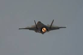 You are currently viewing بمنظومة “حديثة”.. إيران تستهدف مقاتلة شبحية والبنتاغون يعلن هبوطها اضطراريا