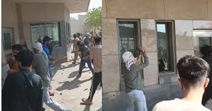 Read more about the article في العراق وباكستان: احتجاجات.. محاولات للوصول إلى السفارة واقتحام للقنصلية الأميركية