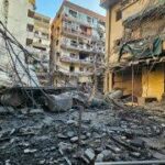 غارات على لبنان وحزب الله ينذر سكان شمال الأرض المحتلة بالإخلاء