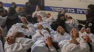Read more about the article “الأشرطة الحمراء” تدعو لتحرك دولي عاجل دعما للأسرى الفلسطينيين