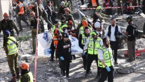 Read more about the article ليلة رعب جديدة في فلسطين المحتلة.. صاروخ من اليمن ومسيرات من لبنان وصفارات الإنذار لم تتوقف والملايين في الملاجئ