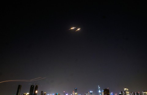 You are currently viewing حزب الله يقصف وسط الأرض المحتلة مجددا بصواريخ بعيدة المدى ردا على الاعتداءات والمجازر في لبنان