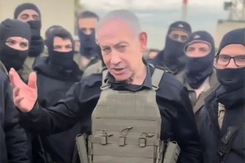 You are currently viewing نتنياهو يعترف بصعوبة تشكيل تحالف دولي لنزع سلاح حركة “حماس” في غزة.. ويهدد: الكيان ستضطر لفعل ذلك بنفسه