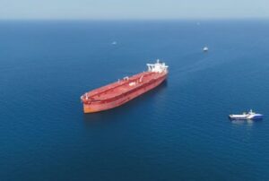 Read more about the article ايران تعلن أن مضيق هرمز سيبقى مغلقا طالما الحصار الأميركي للموانئ الإيرانية قائم وتتهم واشنطن بخرق اتفاق وقف إطلاق النار