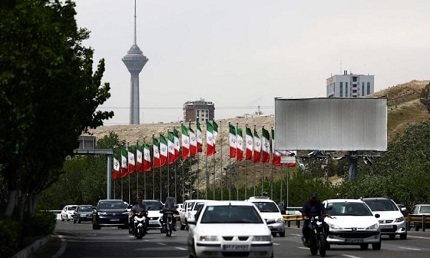 You are currently viewing إيران تقول إنها طالبت بإنهاء الحرب والإفراج عن أصولها المجمّدة رداً على المقترح الأمريكي