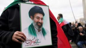 Read more about the article “الوصايا العشر”.. المرشد الإيراني يحدد ثوابت طهران الاستراتيجية في الخليج ومضيق هرمز