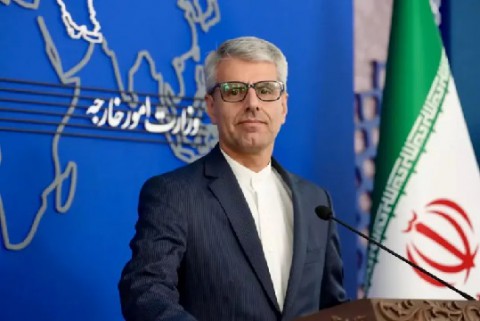 You are currently viewing طهران تتمسك بمواقفها بعد رفض ترامب ردها على مقترح وقف الحرب.. والأخير يرى الهدنة في “غرفة الانعاش” بعد الردّ الإيراني