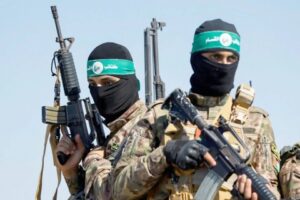 Read more about the article قلقٌ كبيرٌ في الأرض المحتلة من إمكانية حيازة “حماس” مسيّراتٍ كحزب الله.. الاجتياح مرّة أخرى على طاولة صُنّاع القرار بالكيان و “حماس” لا تُظهِر علامات استسلامٍ