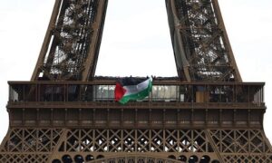 Read more about the article توقيف ستة أشخاص بعد رفع العلم الفلسطيني على برج إيفل في ذكرى النكبة
