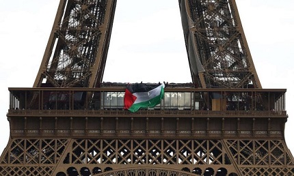 You are currently viewing توقيف ستة أشخاص بعد رفع العلم الفلسطيني على برج إيفل في ذكرى النكبة