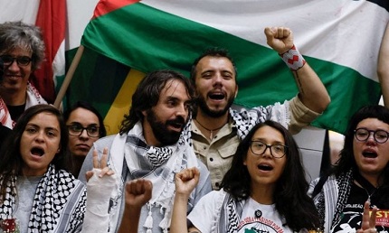 Read more about the article تياغو أفيلا لـ”القدس العربي”: الكيان الصهيوني قائم على “الاغتصاب” وسنواصل التعبئة لمحاكمة قادته المتورطين بالإبادة الجماعية