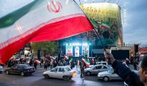 Read more about the article وسط رسائل متباينة.. تقديرات متفائلة بقرب اتفاق أميركي إيراني