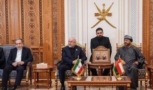 Read more about the article حراك دبلوماسي بين واشنطن وطهران وارتفاع عبور هرمز