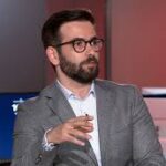 الخبير بالشأن الإيراني حسن أحمديان: طهران فرضت شروطها مستخدمة ورقة مضيق هرمز