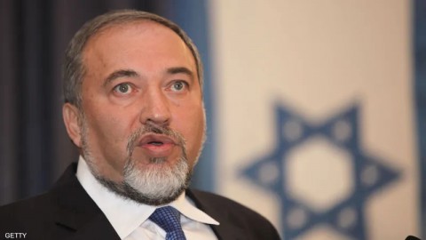 You are currently viewing ليبرمان يهاجم نتنياهو مجددًا ويتهمه بالكذب: إيران لا تمتلك قنبلة نووية وباتت تملك الآن قنبلة جديدة وهي “هرمز”