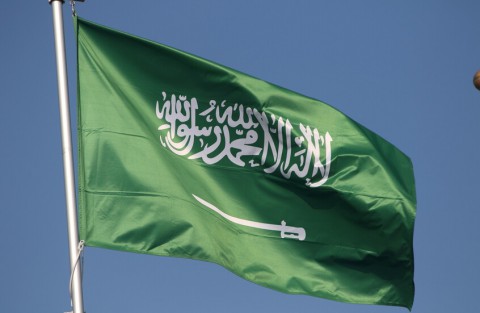 You are currently viewing إيران تشن أول هجوم على السعودية منذ 4 أشهر.. إنذارات في الخرج وينبع وأنباء عن استهداف قاعدة أمريكية