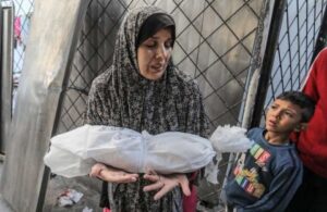 Read more about the article مجزرة بشعة.. مسح عائلة فلسطينية بأكملها من السجل المدني بعد قصف وحرق منزلهم بغزة وجيش الاحتلال يتوغل وسط القطاع