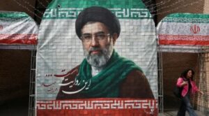 Read more about the article المرشد مجتبى خامنئي يخرج عن صمته.. ويرسل رسالة إلى حزب الله