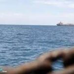 صنعاء تفرض “الحصار بالحصار”: سفن وناقلات نفط سعودية تُغيّر مسارها