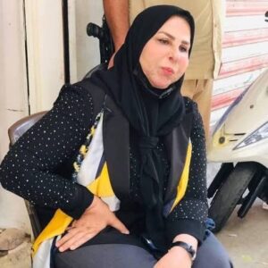 Read more about the article نائبه لباسها من ذهب