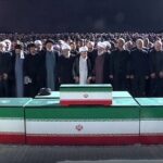 ملايين المشيّعين يؤدون الصلاة على جثمان القائد الأممي الشهيد السيد علي خامنئي في قم