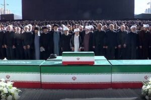 Read more about the article ملايين المشيّعين يؤدون الصلاة على جثمان القائد الأممي الشهيد السيد علي خامنئي في قم