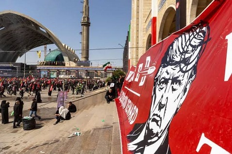 You are currently viewing “ألف صاروخ جاهز”.. ترمب يهدد إيران بالإبادة وطهران تؤكد أنها لن تستسلم
