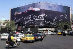 Read more about the article إيران: عملياتنا تستهدف البنية التحتية الهجومية الأميركية وهرمز مغلق حتى يصبح تحت إرادتنا