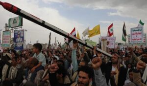Read more about the article اليمن.. الحوثيون يعلنون قصف “صحن الجنّ” في مدين مأرب بعدد كبير من الصواريخ والطائرات المسيرة
