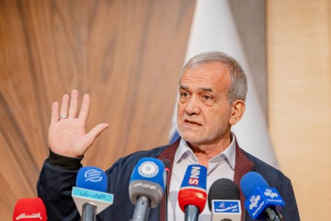 You are currently viewing الرئيس الإيراني: أمريكا “لن تحقق شيئا” من خلال العقوبات والضغط الاقتصادي وحكومتنا اتخذت إجراءات لمواجهتها
