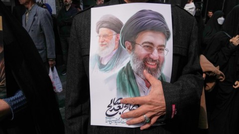 You are currently viewing المرشد الأعلى الإيراني يدعو الدول الإسلامية إلى “وحدة الكلمة والصداقة” ضد أمريكا وإسرائيل لعلاج مشاكل المنطقة